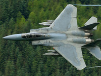 Lo lắng trước J-10 Trung Quốc, Mỹ hiện đại hóa khẩn cấp 