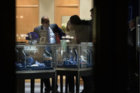 Anh: Vụ trộm táo tợn tại cửa hàng trang sức hoàng gia