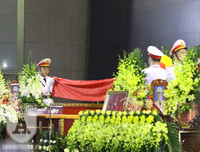 [ẢNH] Những khoảnh khắc nghẹn ngào tại lễ tang 3 liệt sĩ hy sinh tại Đồng Tâm