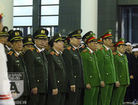 [ẢNH] Những khoảnh khắc nghẹn ngào tại lễ tang 3 liệt sĩ hy sinh tại Đồng Tâm