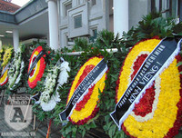 [ẢNH] Những khoảnh khắc nghẹn ngào tại lễ tang 3 liệt sĩ hy sinh tại Đồng Tâm