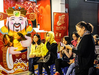 Bà bầu xếp hàng từ rạng sáng chờ mua vàng ngày vía Thần Tài