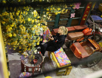 Không gian độc đáo của quán cà phê làm từ đồ tái chế