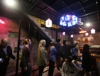 Không gian độc đáo của quán cà phê làm từ đồ tái chế