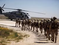 Xem lính Mỹ và Israel sát cánh cầm súng 