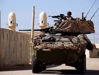 Xem lính Mỹ và Israel sát cánh cầm súng 