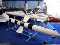 [ẢNH] Phiến quân dùng tên lửa Nga bắn cháy niềm tự hào của Mỹ và Trung Quốc