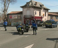 Tấn công, bắt cóc con tin tại siêu thị miền nam nước Pháp