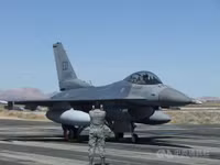 [ẢNH] Trung Quốc nóng mặt khi phi đội 