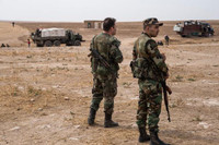 [ẢNH] Quân đội Syria cùng vũ khí hạng nặng ào ạt trở lại thị trấn Tal Tamr