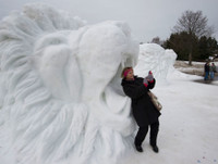 [Ảnh] Những tác phẩm điêu khắc bằng băng tuyệt đẹp khiến người xem sửng sốt