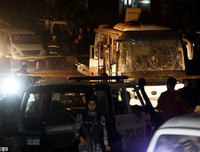 [Ảnh] Cận cảnh hiện trường vụ xe chở du khách Việt bị đánh bom ở Ai Cập