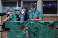 [ẢNH] Tổng thống Trump tìm người đổ lỗi khi dịch bệnh Covid-19 diễn biến nghiêm trọng