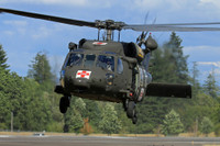 [ẢNH] Xe trượt tuyết đâm rách đuôi trực thăng Mỹ