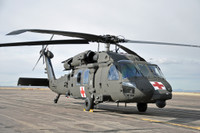 [ẢNH] Xe trượt tuyết đâm rách đuôi trực thăng Mỹ