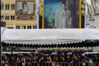 Những ngày viếng cuối cùng nhà vua Thái Lan, Bhumibol Adulyadej, chuẩn bị cho lễ hỏa táng