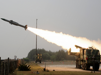 [ẢNH] Vì sao tên lửa phòng không Akash của Ấn Độ chưa hấp dẫn đối tác?