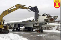 [ẢNH] Căng thẳng với Nga, Ukraine ngửa mặt than trời, giá như đừng phá hủy phi đội 