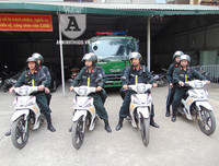 [ẢNH] Sát cánh cùng Cảnh sát Cơ động trong buổi tuần tra xử lý vi phạm về mũ bảo hiểm