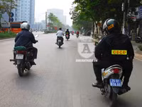 [ẢNH] Sát cánh cùng Cảnh sát Cơ động trong buổi tuần tra xử lý vi phạm về mũ bảo hiểm
