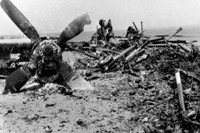 [ẢNH] Lật lại vụ đột kích vào Iran thất bại, biệt kích Mỹ thiệt mạng, bỏ lại máy bay