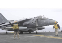 [ẢNH] Mỹ điều siêu tàu đổ bộ mang chiến đấu cơ dị tới áp sát Iran