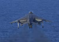 [ẢNH] Mỹ điều siêu tàu đổ bộ mang chiến đấu cơ dị tới áp sát Iran