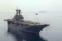 [ẢNH] Mỹ điều siêu tàu đổ bộ mang chiến đấu cơ dị tới áp sát Iran