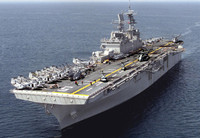 [ẢNH] Mỹ điều siêu tàu đổ bộ mang chiến đấu cơ dị tới áp sát Iran