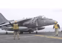 [ẢNH] Mỹ điều siêu tàu đổ bộ mang chiến đấu cơ dị tới áp sát Iran