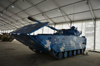 [ẢNH] Trung Quốc triển khai chiến mã thép ZTD-05 tới eo biển Đài Loan