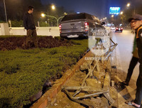 [ẢNH] Vụ TNGT hi hữu ở Hà Nội, khi xe bán tải 