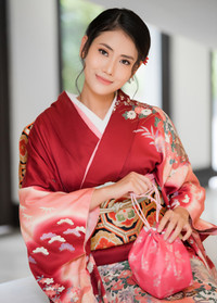 Tường San, Huyền My khoe vai trần nuột nà, Đỗ Mỹ Linh diện váy xẻ táo bạo