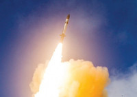 [ẢNH] Mỹ sắm tới gần 800 tên lửa SM-6 để làm gì?