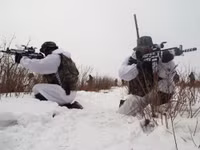Xem thủy quân lục chiến Hàn Quốc- Mỹ mình trần tập trận mùa đông