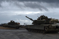 [ẢNH] Covid-19 khiến màn thị uy hoành tráng của NATO trước Nga trở thành pháo xịt