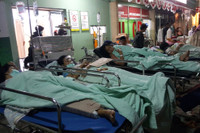 [ẢNH] Hoang tàn đổ nát sau trận động đất khiến 82 người thiệt mạng tại Indonesia