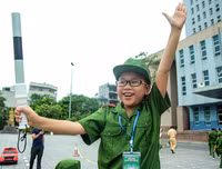 Giờ học kỹ năng an toàn giao thông đầy niềm vui của các 