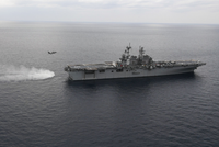 [ẢNH] Mỹ bất ngờ đem siêu tàu đổ bộ cùng F-35 tới thị uy gần Trung Quốc