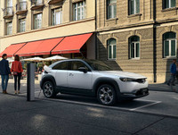 [ẢNH] MX-30: Xe điện thương mại đầu tiên của Mazda