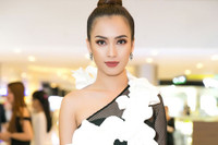 Nhã Phương đẹp rạng ngời trong buổi ra mắt phim 