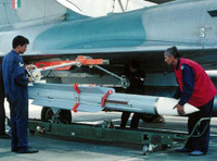 [ẢNH] Italy tịch thu tên lửa tiêm kích từ nhóm tân phát xít