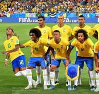 [ẢNH] Cư dân mạng chế ảnh trao tượng vàng diễn xuất cho 