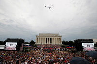 [ẢNH] Máy bay Mỹ bay rợp trời trong ngày mừng quốc khánh lịch sử