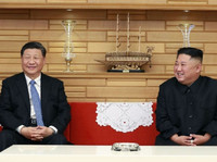 [ẢNH] Hàng trăm nghìn người Triều Tiên đổ ra đường chào đón ông Tập Cận Bình