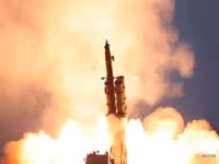 [ẢNH] Triều Tiên lại bất ngờ phóng tên lửa đạn đạo