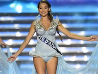 [ẢNH] Nàng WAGs với vẻ đẹp hút hồn của thủ quân Pháp