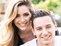 [ẢNH] Nàng WAGs với vẻ đẹp hút hồn của thủ quân Pháp