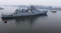 [ẢNH] Biên đội 3 tàu chiến Nga tạo gọng kìm áp đảo nhóm tấn công tàu sân bay Pháp