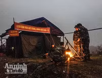 [ẢNH] Xúc động chuyện những người lính căng mình trước sương gió biên cương ngăn dịch Covid -19